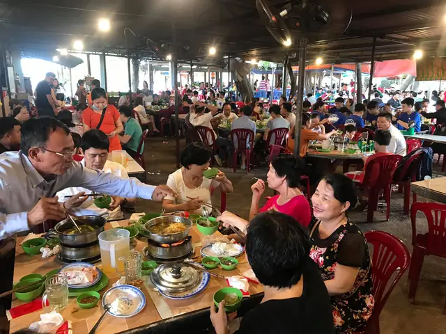 Bún Bò Giáo Toàn: Khám Phá Hương Vị Nức Tiếng & Địa Chỉ Thưởng Thức Chuẩn Vị Bún Bò Giáo Toàn: Khám Phá Hương Vị Nức Tiếng & Địa Chỉ Thưởng Thức Chuẩn Vị