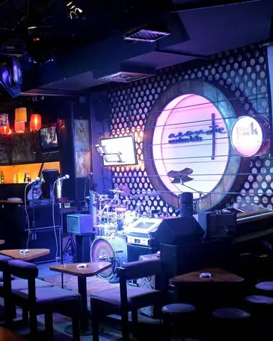 Khám Phá Quán Cafe Acoustic Quận 3: Top Địa Điểm “chill” Nhất Cho Người Yêu Nhạc Mộc Khám Phá Quán Cafe Acoustic Quận 3: Top Địa Điểm “chill” Nhất Cho Người Yêu Nhạc Mộc