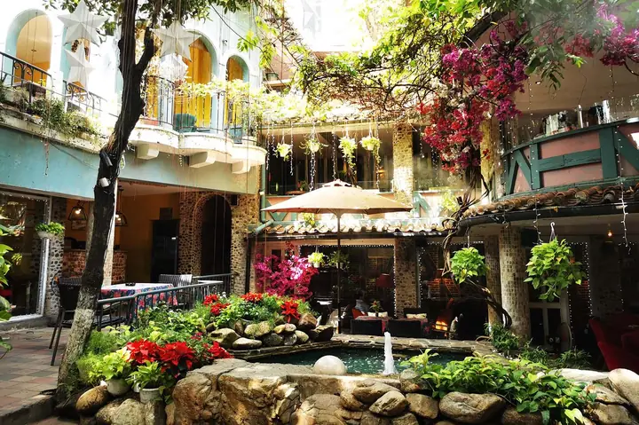 Top Quán Cafe Đẹp Nhất Sài Gòn: Khám Phá Ngay Không Gian Sống Ảo Triệu Like