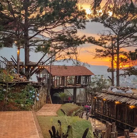 Quán Cà Phê Đẹp Hồ Tây: Top Địa Điểm View Xịn Sò, Thoáng Đãng Cho Dân Sành Điệu Quán Cà Phê Đẹp Hồ Tây: Top Địa Điểm View Xịn Sò, Thoáng Đãng Cho Dân Sành Điệu