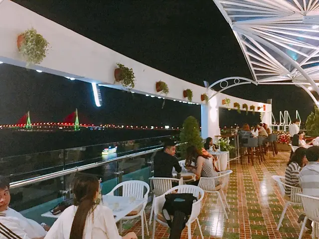 Top Quán Cafe View Đẹp Gần Bến Ninh Kiều Cần Thơ: Hướng Dẫn Chọn Lựa Thú Vị
