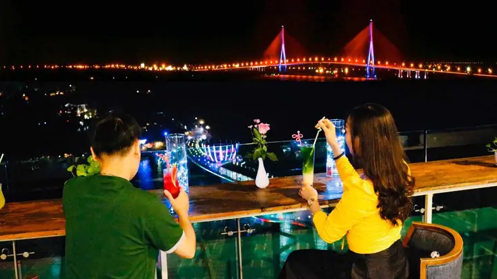 Top Quán Cafe View Đẹp Gần Bến Ninh Kiều Cần Thơ: Hướng Dẫn Chọn Lựa Thú Vị