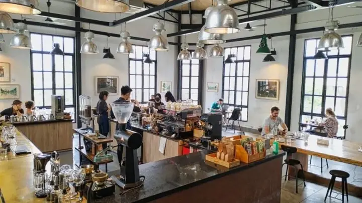 Top Quán Cafe Học Bài Yên Tĩnh Quận 7: Review Chi Tiết & Kinh Nghiệm Chọn Lọc