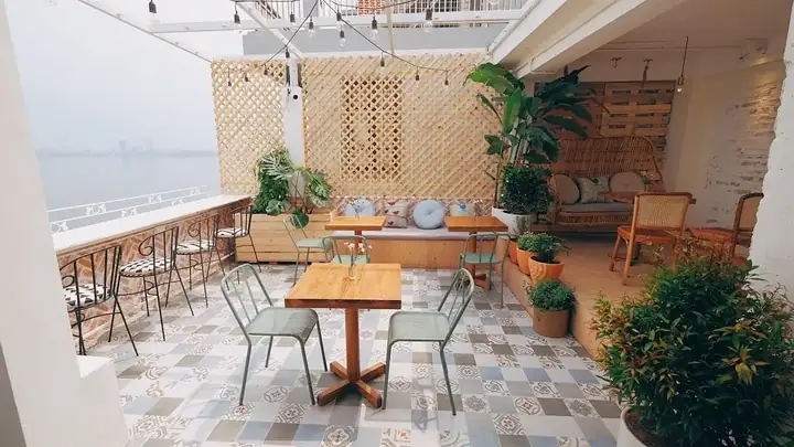 Top 15 Quán Cafe Ngoài Trời Đẹp Nhất Hà Nội: Thoáng Đãng, View Xinh, Chill Hết Ý Top 15 Quán Cafe Ngoài Trời Đẹp Nhất Hà Nội: Thoáng Đãng, View Xinh, Chill Hết Ý