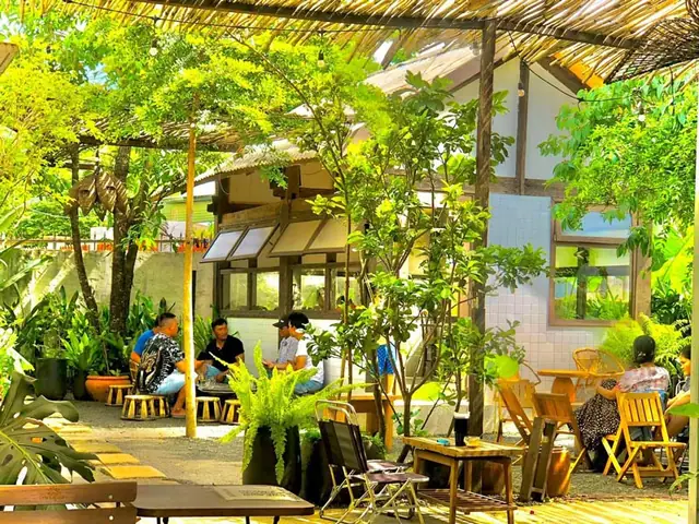 Khám Phá Quán Cafe Ngon Nhất Buôn Ma Thuột: Top Địa Điểm Đáng Trải Nghiệm 79 Khám Phá Quán Cafe Ngon Nhất Buôn Ma Thuột: Top Địa Điểm Đáng Trải Nghiệm