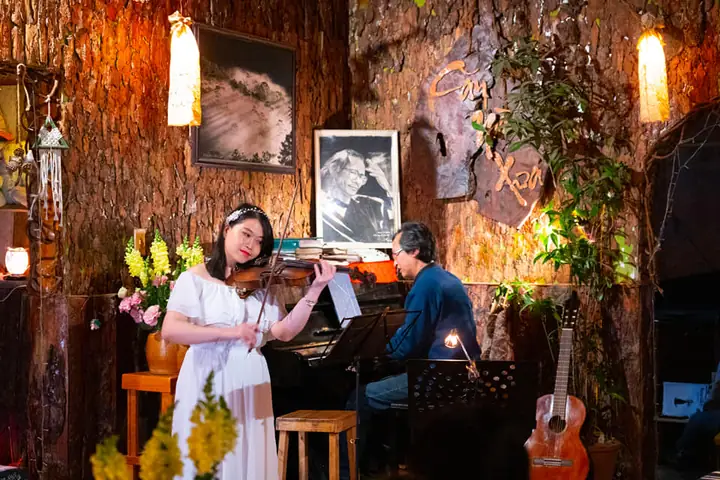 Top Quán Cafe Nhạc Trịnh Đà Lạt: Khám Phá Không Gian Trữ Tình, Lãng Mạn