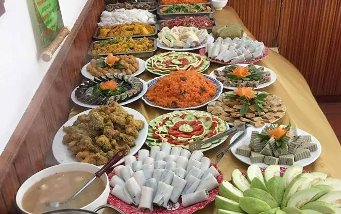 Quán Chay Liên Hương Doãn Kế Thiện: Địa Chỉ, Thực Đơn, Buffet & Đánh Giá