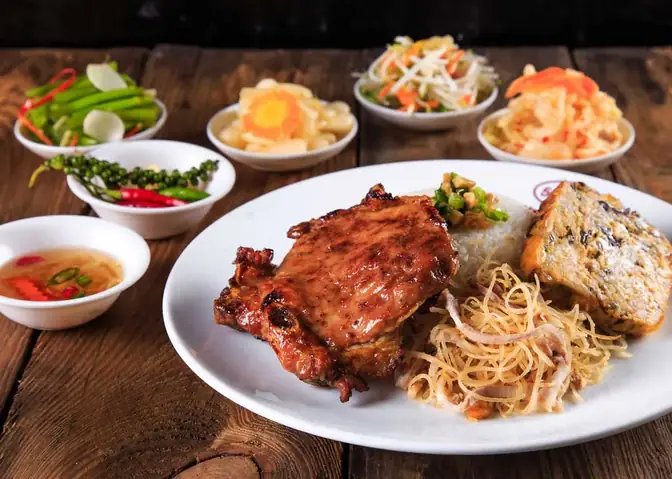 Quán Cơm Ngon Quận 7: Top Địa Chỉ Hấp Dẫn Cho Dân Sành Ăn Quán Cơm Ngon Quận 7: Top Địa Chỉ Hấp Dẫn Cho Dân Sành Ăn