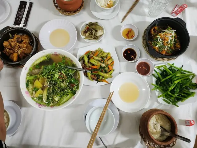 Cơm Niêu Hoa Sữa Bà Rịa: Địa Điểm Ăn Ngon, Thực Đơn & Kinh Nghiệm