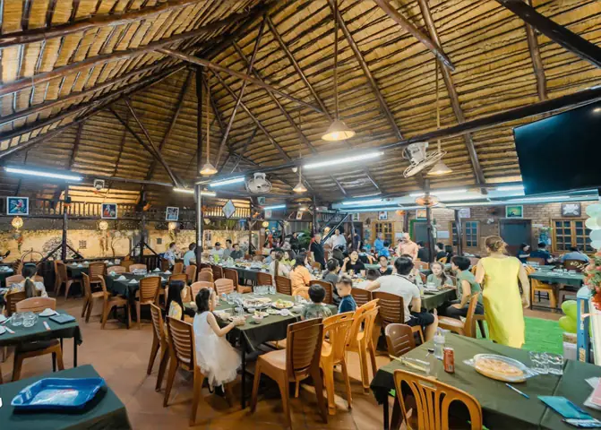 Cơm Niêu Hoa Sữa Bà Rịa: Địa Điểm Ăn Ngon, Thực Đơn & Kinh Nghiệm