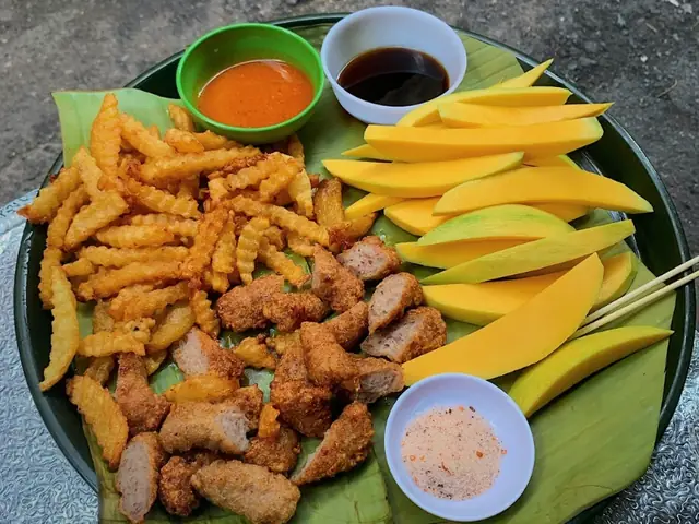 Top 10 Quán Nem Rán Ngon Nhất Hà Nội: Địa Chỉ, Kinh Nghiệm Và Bí Quyết Chọn Nem