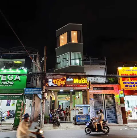 Top Quán Ốc Ngon Quận 8: Khám Phá Bí Bo Và Các Địa Điểm Hấp Dẫn Khác