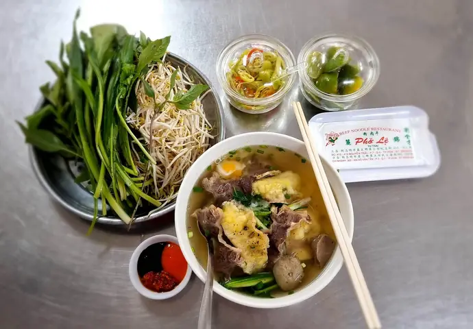 Khám Phá 15 Quán Phở Ngon Nhất Sài Gòn: Hướng Dẫn Chi Tiết Từ A-z Khám Phá 15 Quán Phở Ngon Nhất Sài Gòn: Hướng Dẫn Chi Tiết Từ A-z