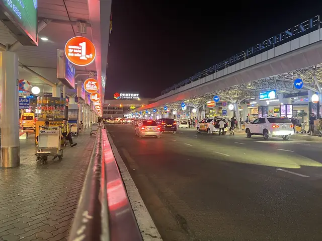 Kinh Nghiệm Ngủ Đêm Và Hoạt Động Tại Sân Bay Tân Sơn Nhất Buổi Tối Kinh Nghiệm Ngủ Đêm Và Hoạt Động Tại Sân Bay Tân Sơn Nhất Buổi Tối