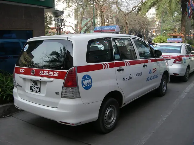 Số Taxi 7 Chỗ Hà Nội: Bảng Giá & Tổng Đài Liên Hệ Các Hãng Uy Tín 27 Số Taxi 7 Chỗ Hà Nội: Bảng Giá & Tổng Đài Liên Hệ Các Hãng Uy Tín
