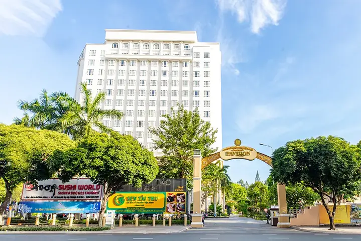 Khách Sạn Tân Sơn Nhất 3 Sao: Thông Tin, Hạng Phòng & Tiện Ích Gần Sân Bay