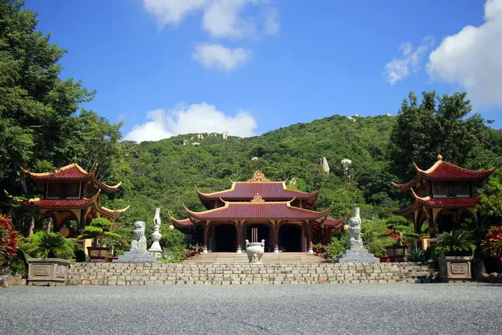 Thiền Viện Trúc Lâm Chân Nguyên: Khám Phá Chùa Khỉ Vũng Tàu & Kinh Nghiệm Tham Quan