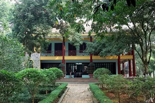 Thuyết Minh Về Đá Ba Chồng Định Quán: Lịch Sử, Cấu Tạo Và Kinh Nghiệm Tham Quan Thuyết Minh Về Đá Ba Chồng Định Quán: Lịch Sử, Cấu Tạo Và Kinh Nghiệm Tham Quan