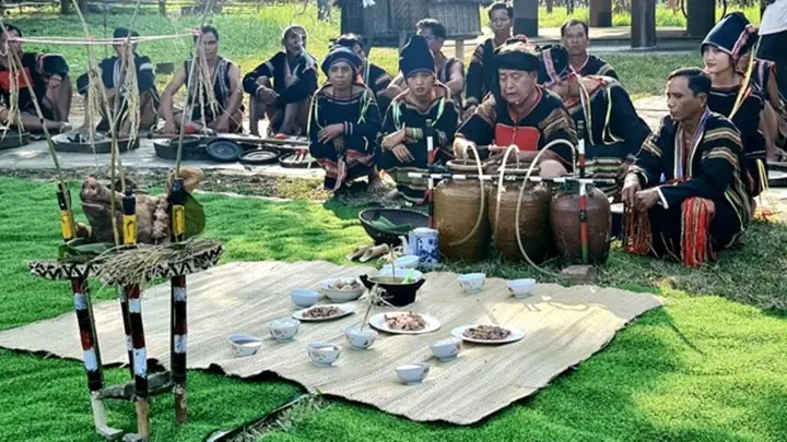 Lễ Mừng Lúa Mới Tây Nguyên: Ý Nghĩa, Nghi Thức Và Nét Văn Hóa Độc Đáo Lễ Mừng Lúa Mới Tây Nguyên: Ý Nghĩa, Nghi Thức Và Nét Văn Hóa Độc Đáo