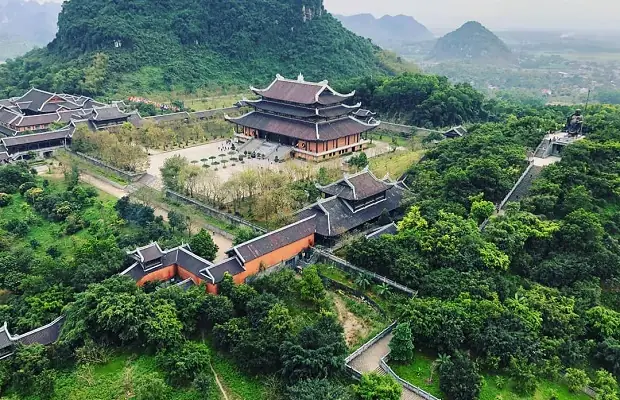 Tour Bái Đính Tràng An 1 Ngày: Lịch Trình Chi Tiết, Giá Vé & Kinh Nghiệm Du Lịch