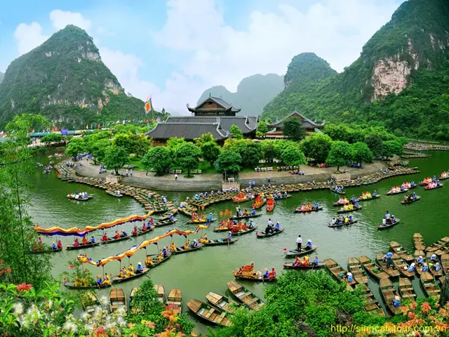 Tour Bái Đính Tràng An 1 Ngày: Lịch Trình Chi Tiết, Giá Vé & Kinh Nghiệm Du Lịch