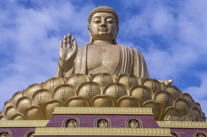 Lạc Sơn Đại Phật: Tượng Phật Lớn Nhất Trung Quốc – Khám Phá Vẻ Đẹp Và Lịch Sử