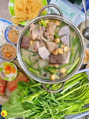 Khám Phá Vịt Nấu Chao Thành Giao Cần Thơ: Hương Vị Gia Truyền & Địa Điểm Ngon