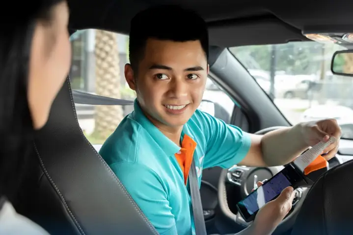 Xe Đưa Đón Sân Bay Cam Ranh Đi Nha Trang: Tổng Hợp Thông Tin, Bảng Giá & Kinh Nghiệm 2024 7 Xe Đưa Đón Sân Bay Cam Ranh Đi Nha Trang: Tổng Hợp Thông Tin, Bảng Giá & Kinh Nghiệm 2024
